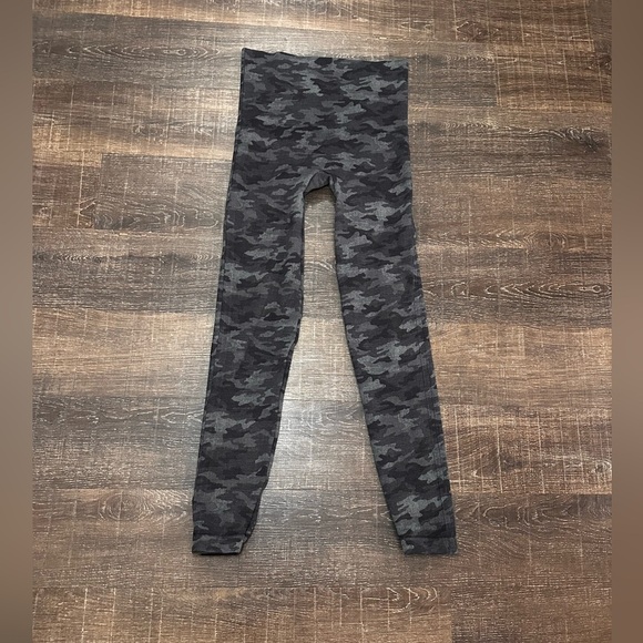 Spanx Look At Me Now Seamless Leggings Heather Gray Camo Stretch Size Large - Picture 1 of 8
